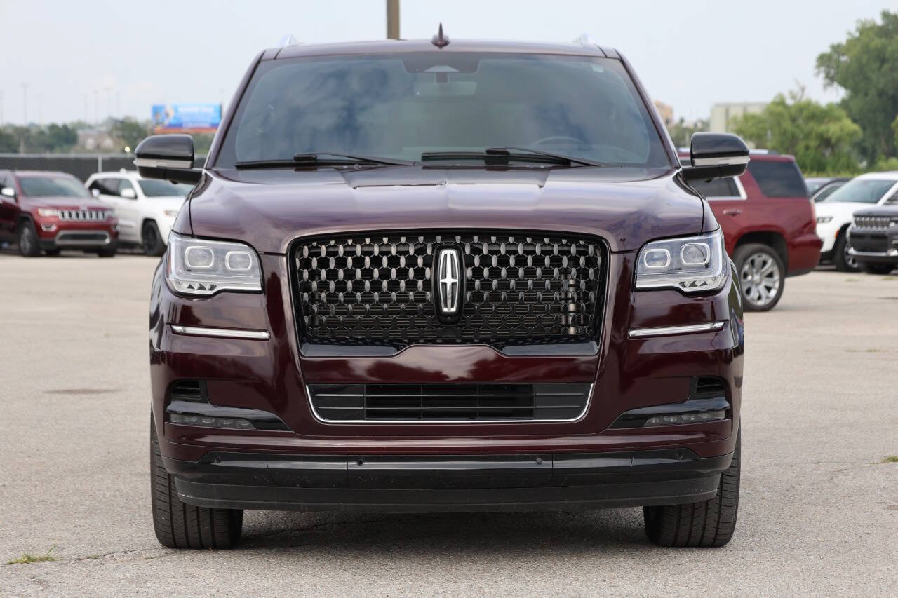 Used 2023 Lincoln Navigator Reserve AWD/4WD image 2