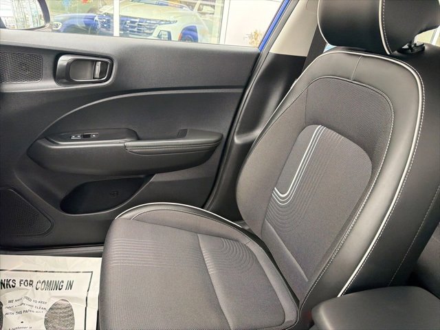 Certified 2022 Hyundai Venue Limited w/ Cargo Package image 30