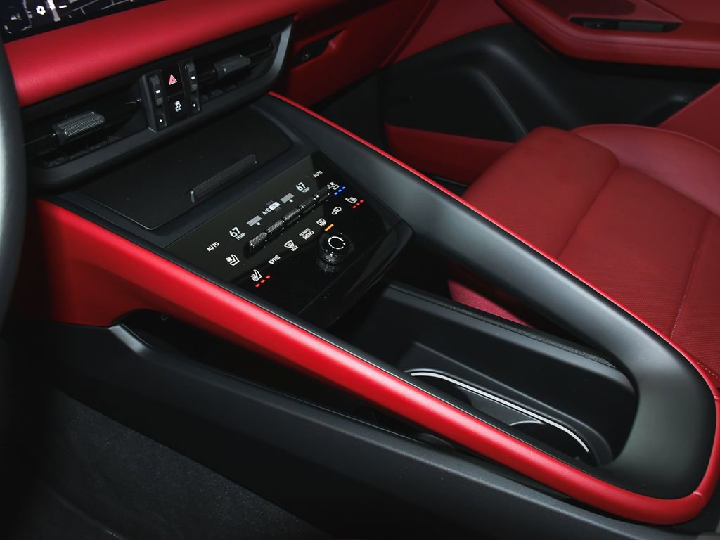 Used 2025 Porsche Macan 4 Electric AWD/4WD image 40