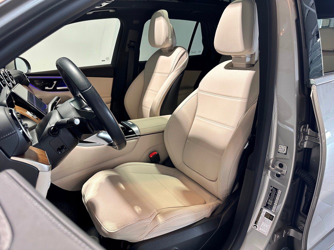 Used 2024 Mercedes-Benz GLC 300 4MATIC image 15