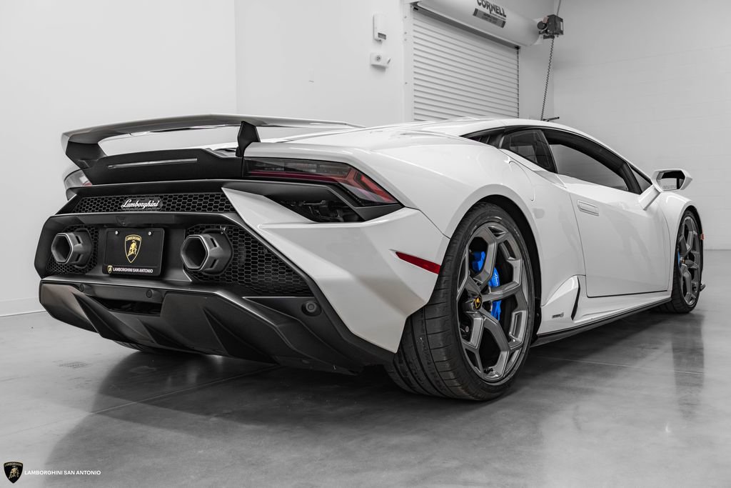 Used 2023 Lamborghini Huracan Tecnica image 5