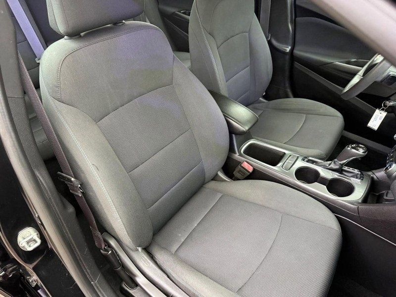Used 2017 Chevrolet Cruze LT image 11