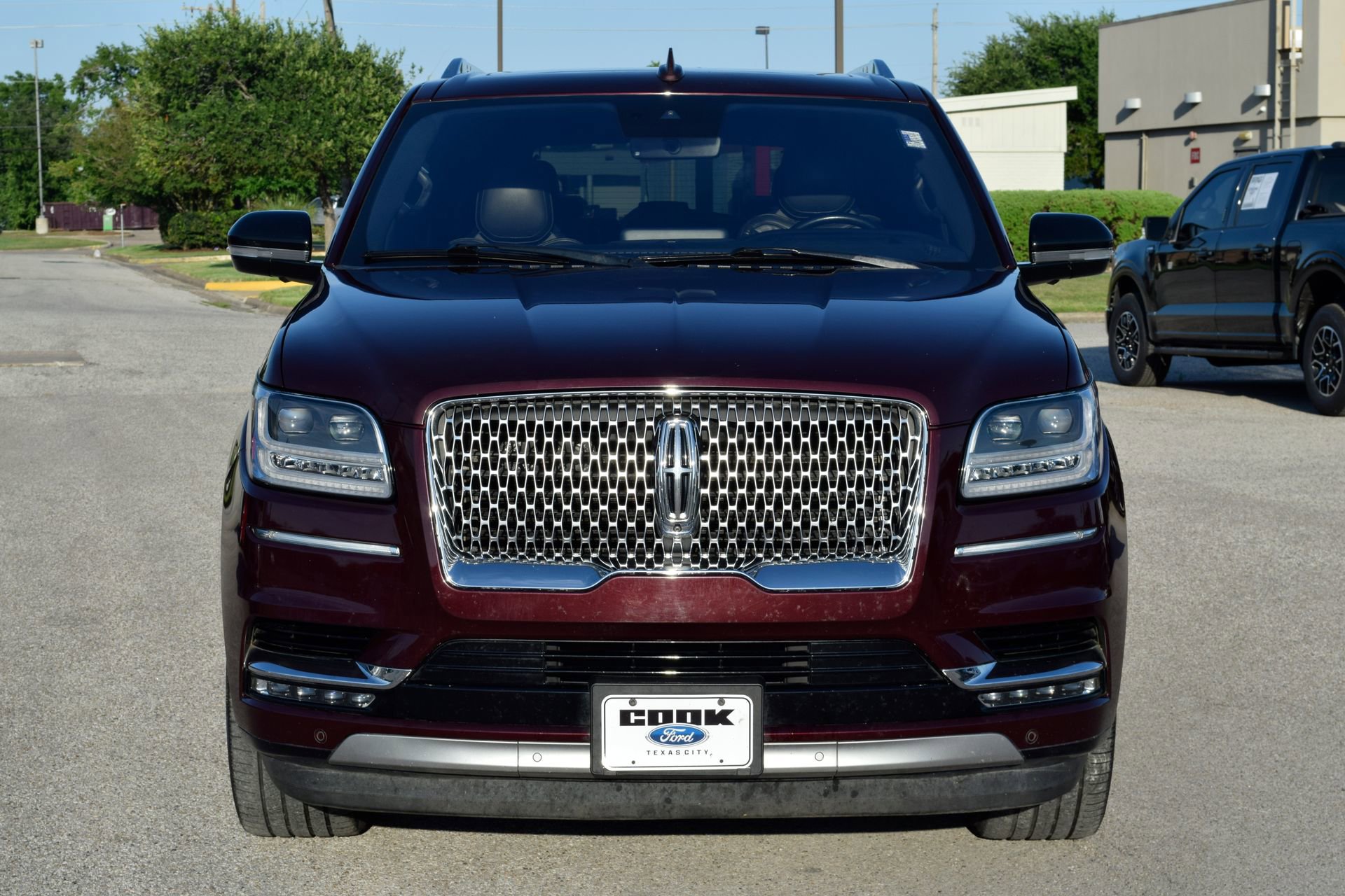 Used 2019 Lincoln Navigator L Reserve AWD/4WD image 2