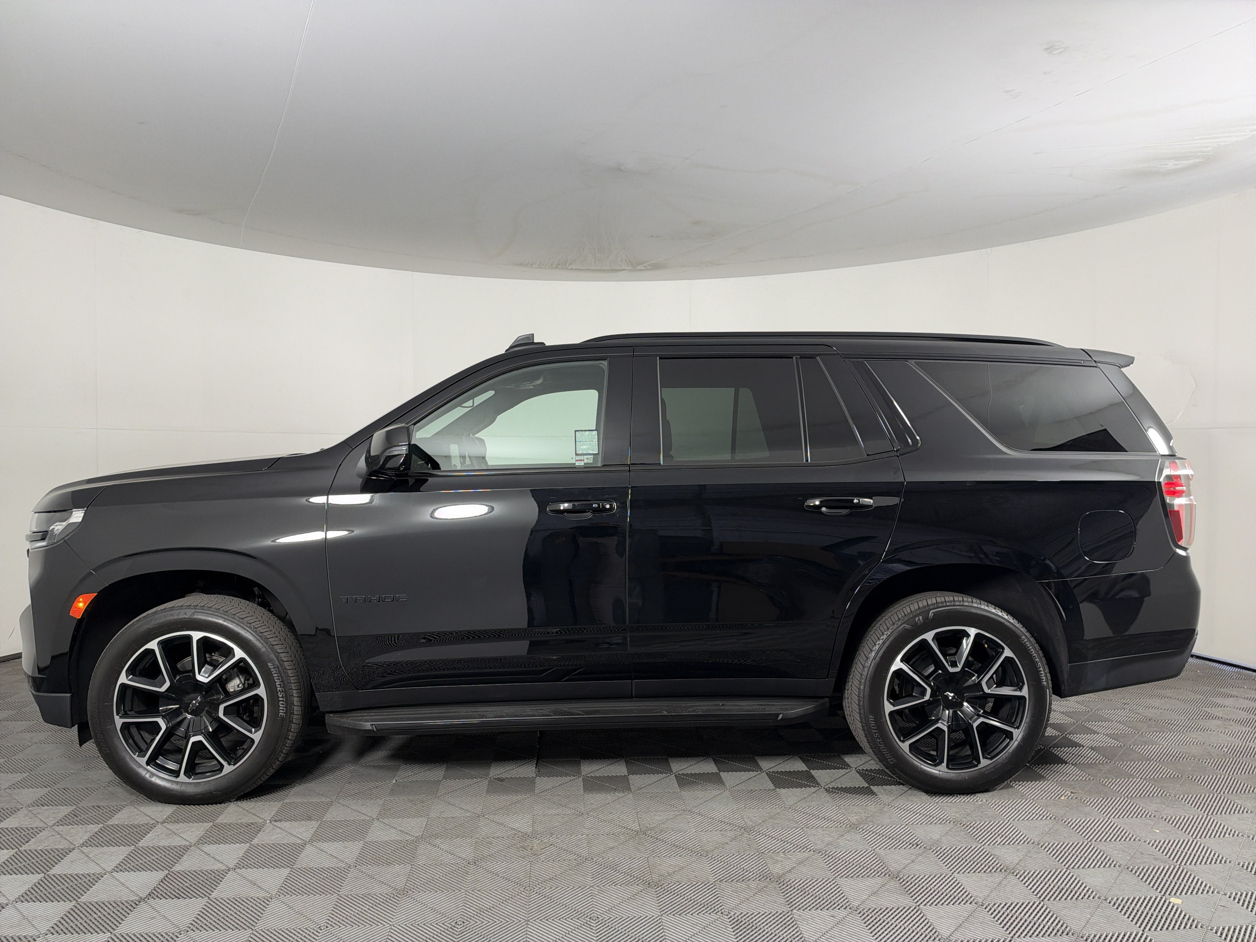 Used 2024 Chevrolet Tahoe RST w/ Luxury Package AWD/4WD image 10
