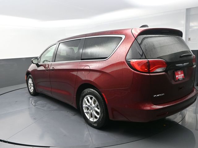 Used 2022 Chrysler Voyager LX FWD image 19