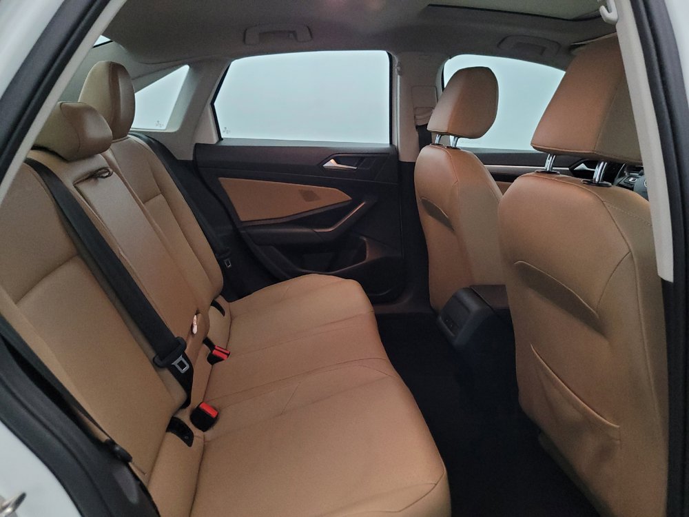 Used 2019 Volkswagen Jetta SE w/ Cold Weather Package FWD image 19