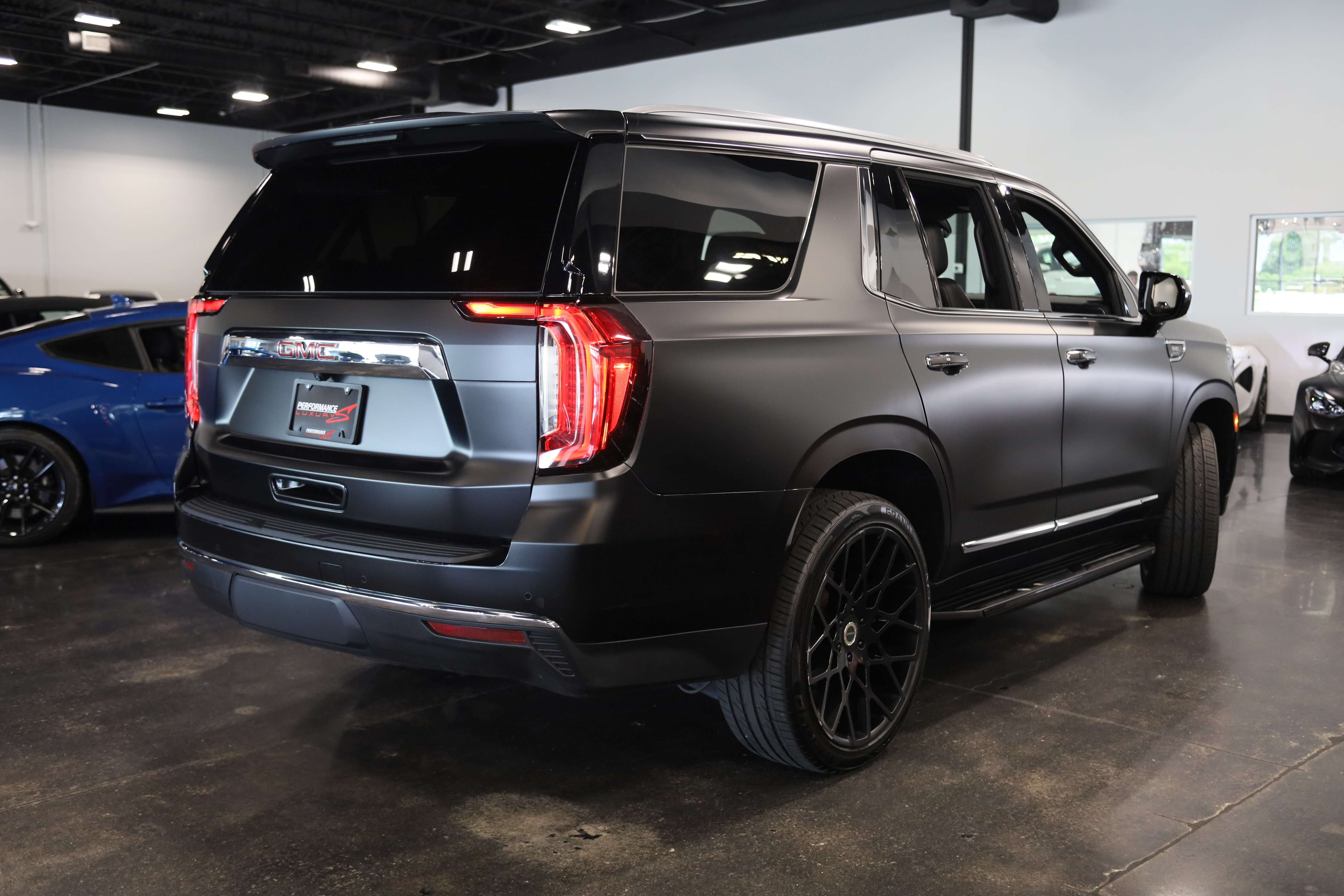 Used 2022 GMC Yukon SLT AWD/4WD image 6
