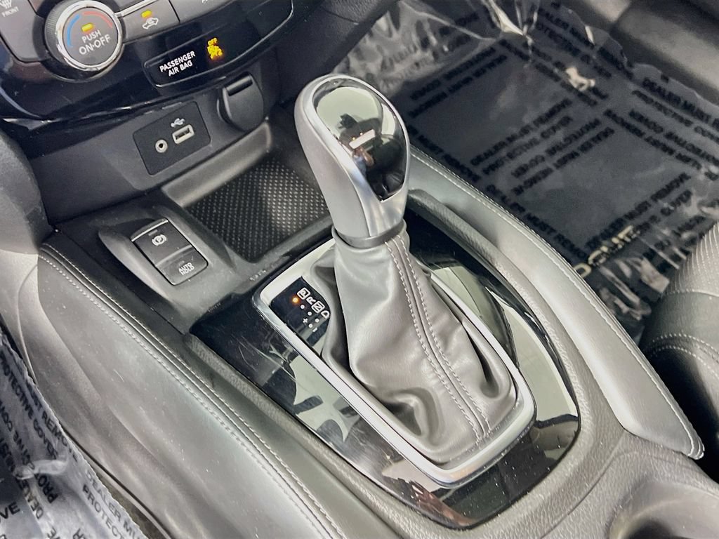 Used 2020 Nissan Rogue SL w/ Premium Package AWD/4WD image 16