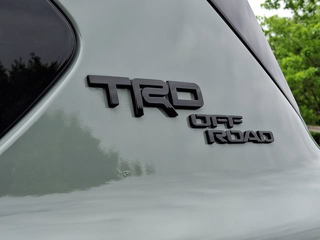Used 2024 Toyota Sequoia Limited w/ TRD Off-Road Package AWD/4WD image 31