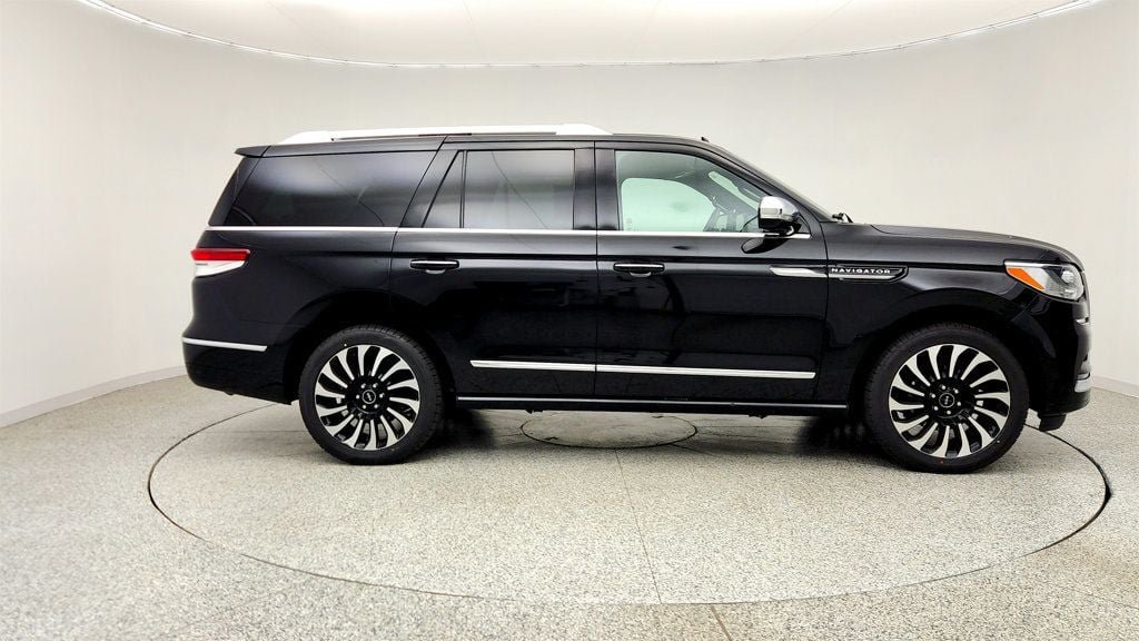 Used 2022 Lincoln Navigator Black Label AWD/4WD image 4