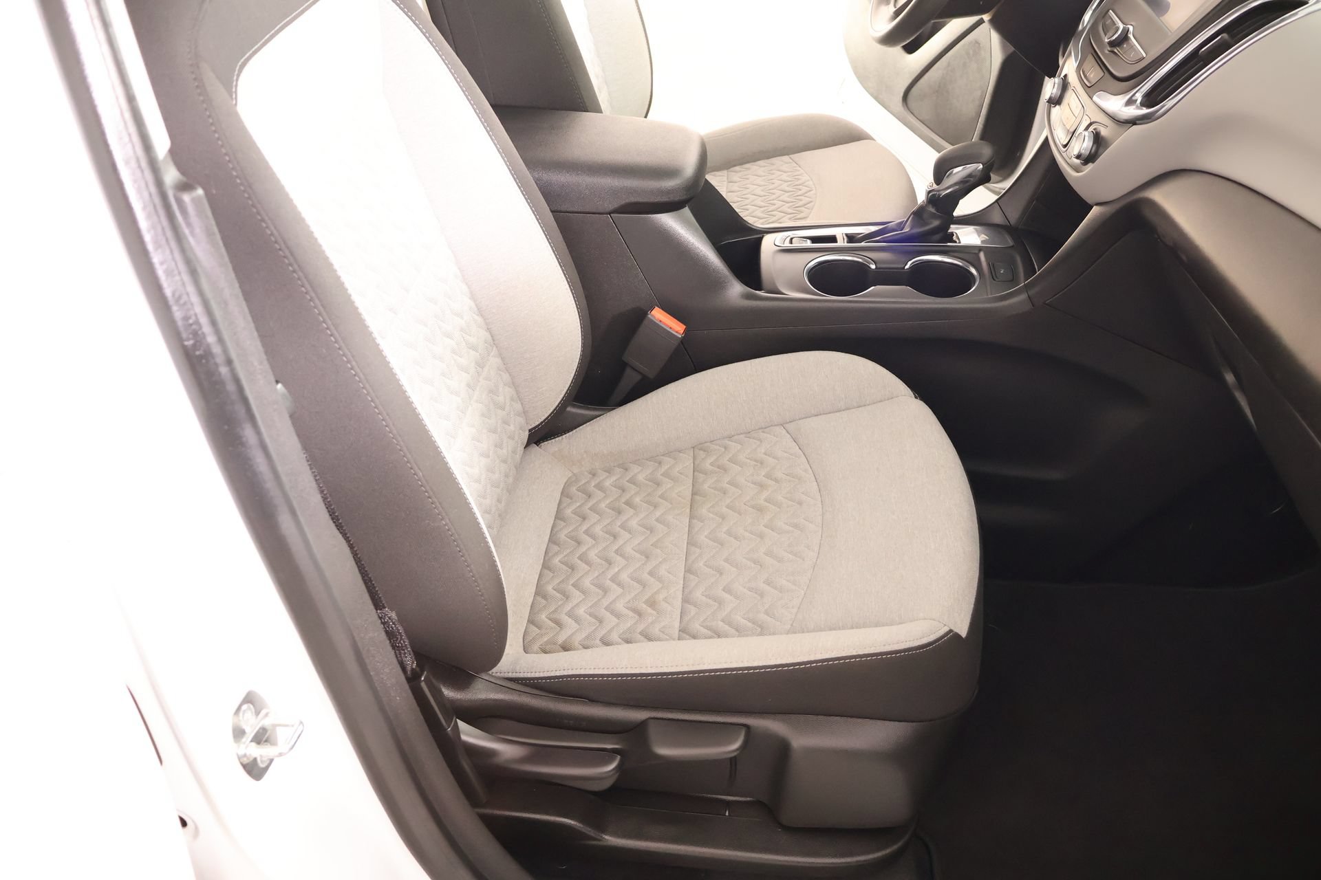 Used 2023 Chevrolet Equinox LT FWD image 12