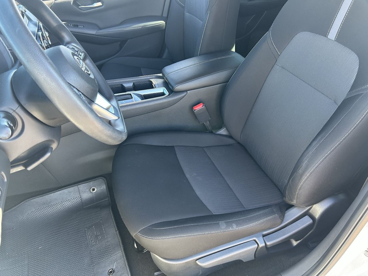 Used 2024 Nissan Sentra SV FWD image 21