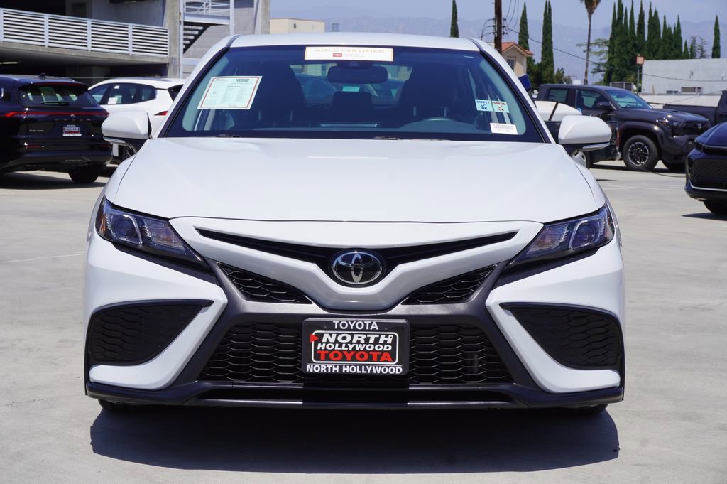 Used 2022 Toyota Camry SE w/ Convenience Package FWD image 3