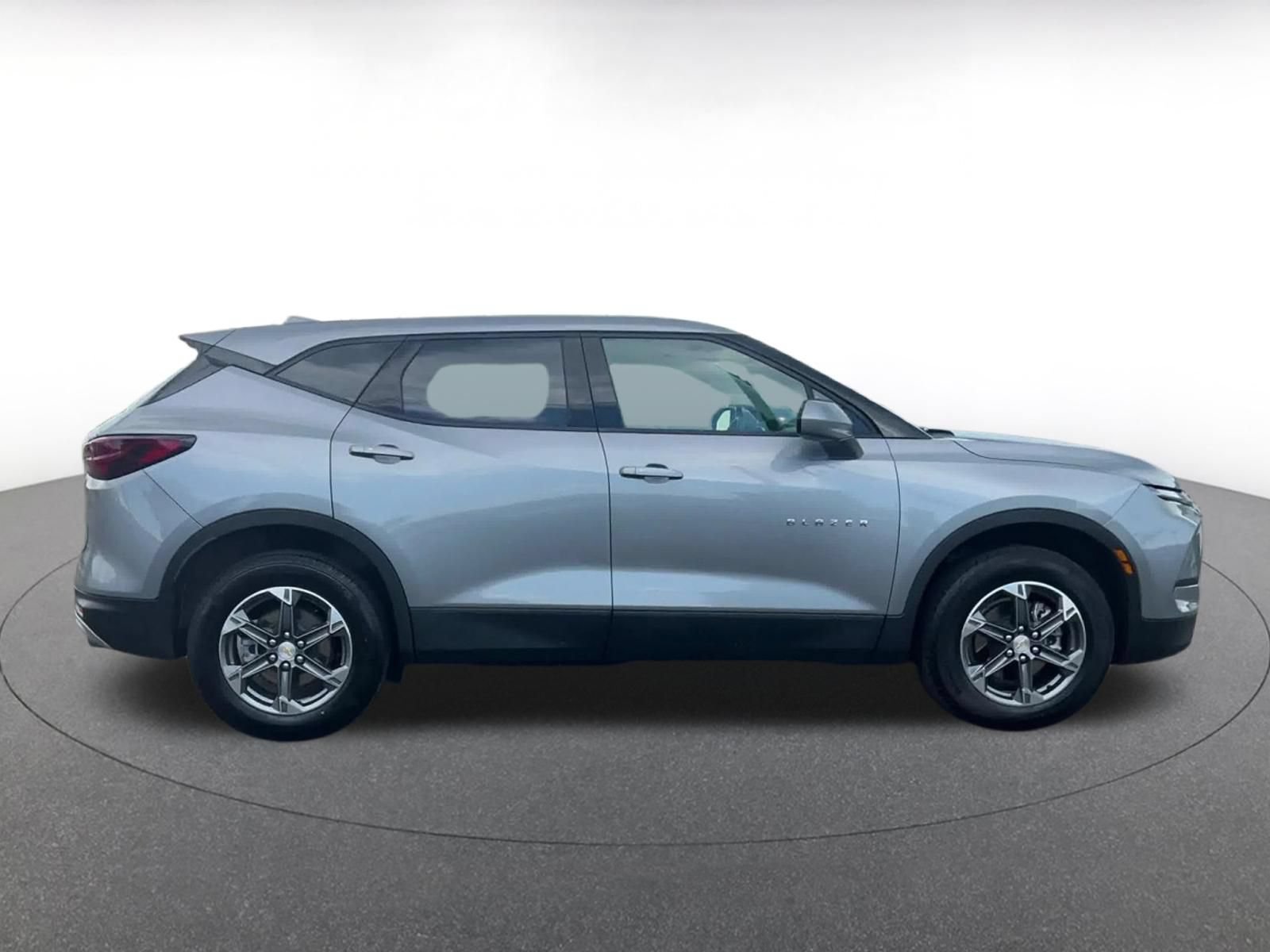 Used 2025 Chevrolet Blazer LT FWD image 16
