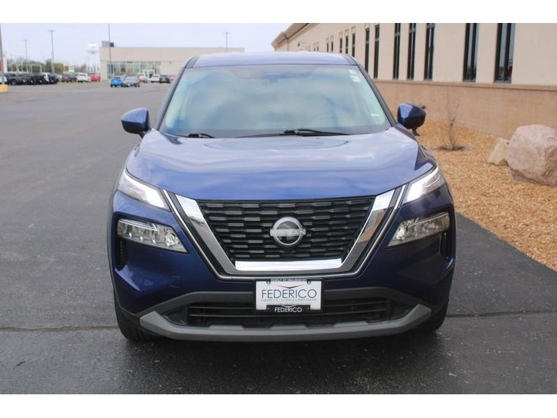 Used 2023 Nissan Rogue SV image 9
