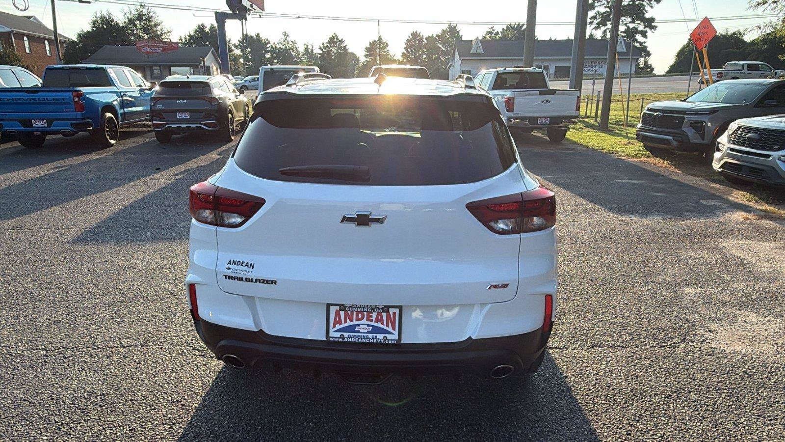Used 2023 Chevrolet TrailBlazer RS w/ Convenience Package FWD image 9
