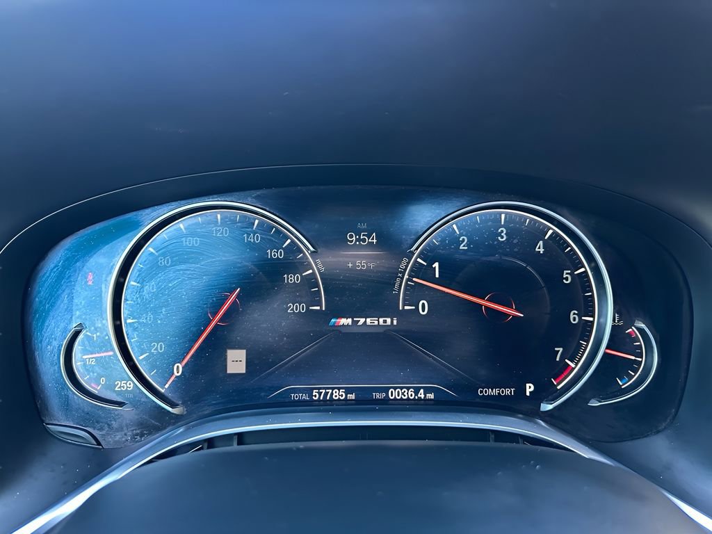 Used 2018 BMW M760i xDrive image 18