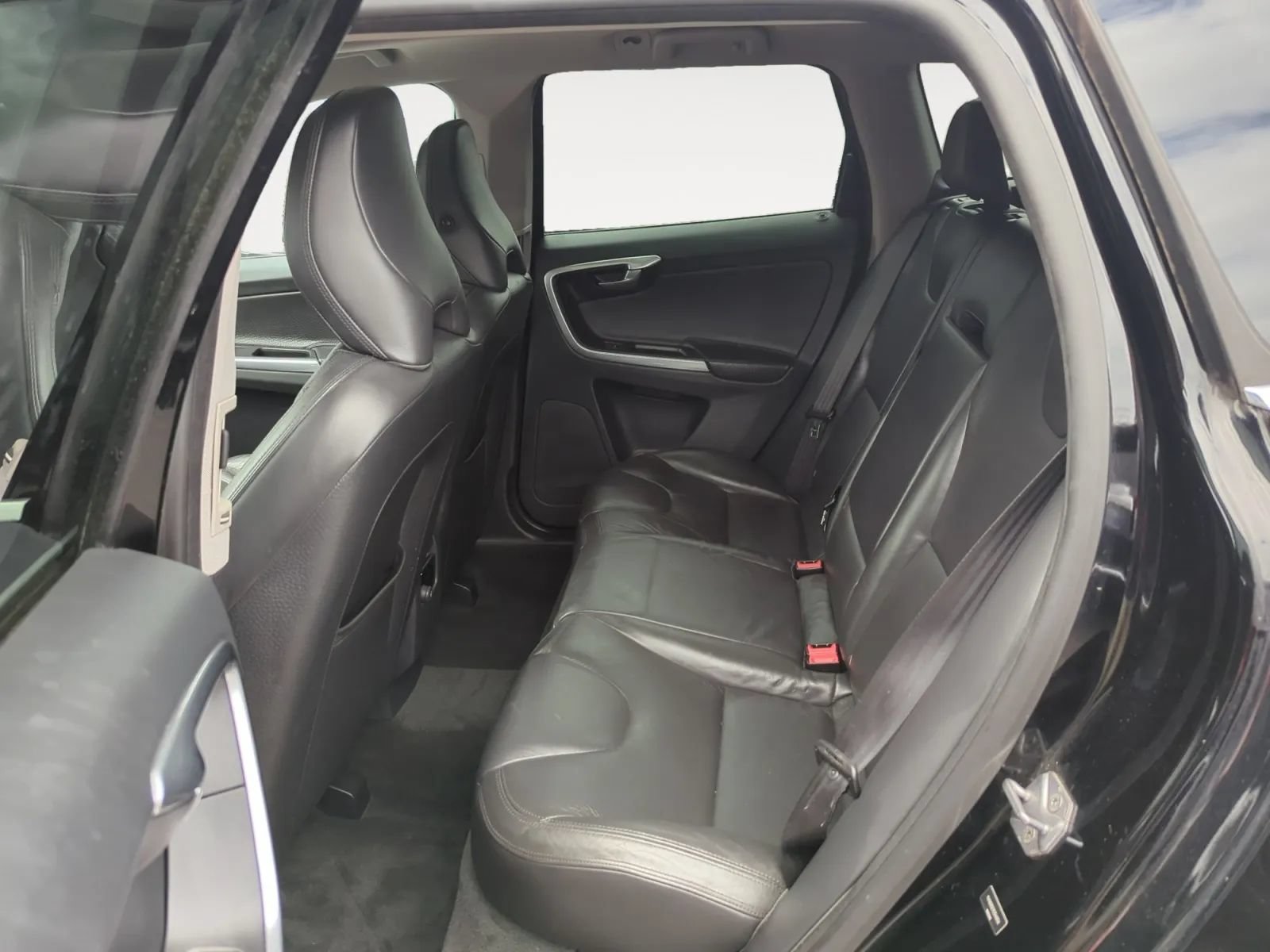 Used 2014 Volvo XC60 T6 AWD/4WD image 14