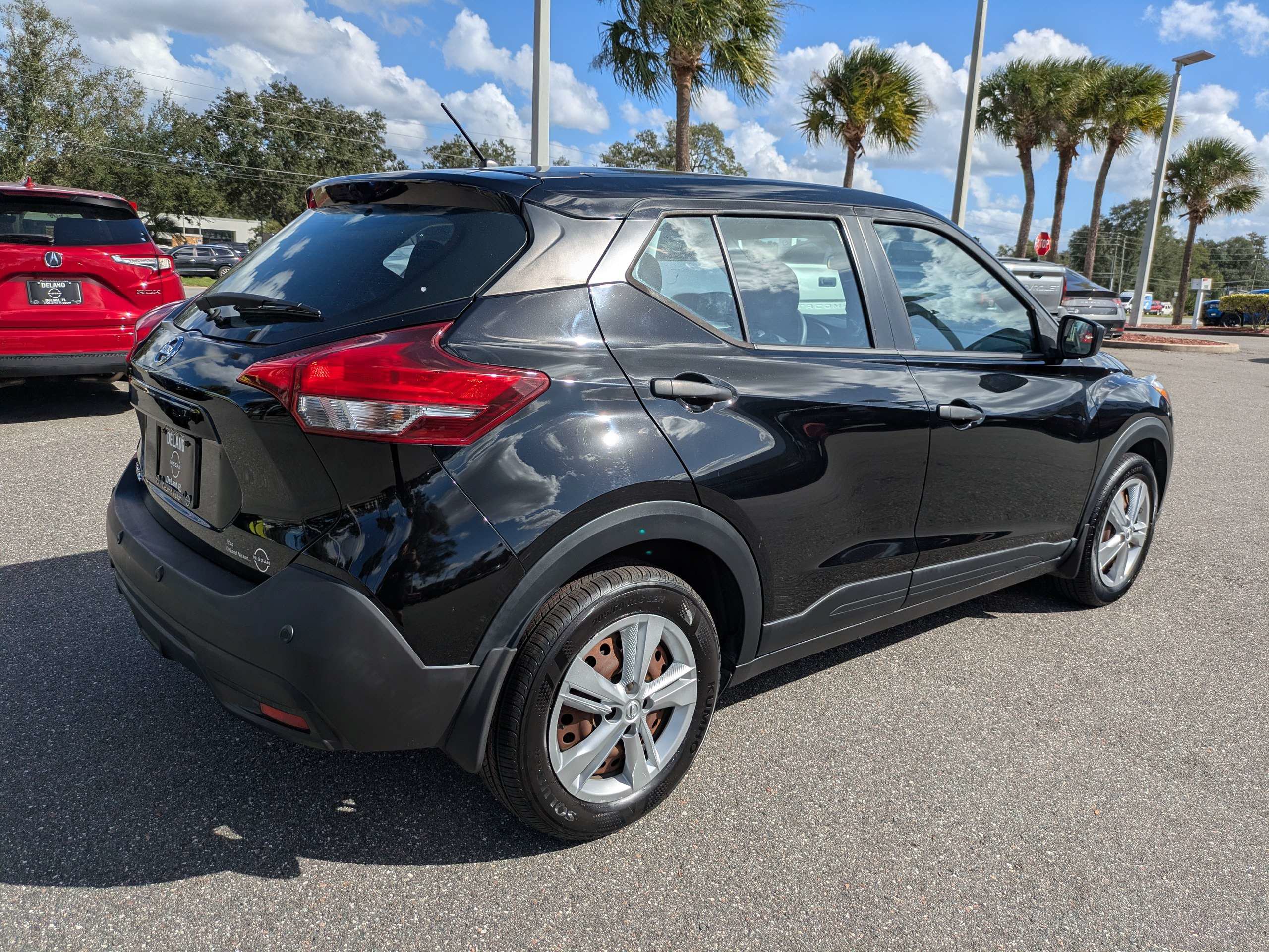 Used 2020 Nissan Kicks S FWD image 4