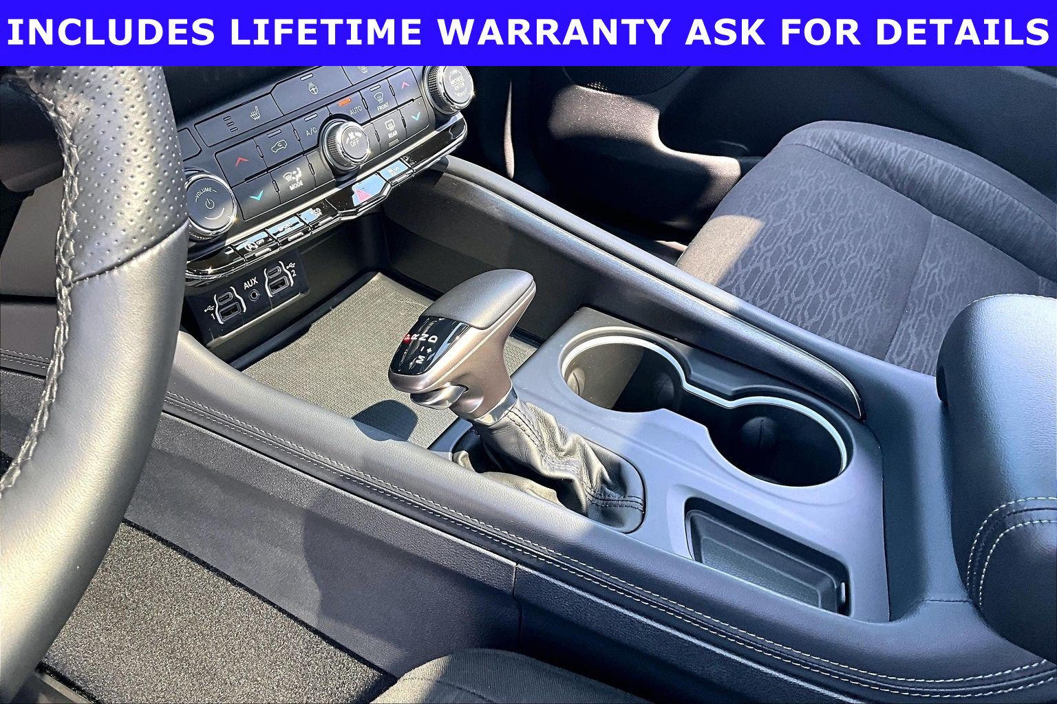 Used 2024 Dodge Durango SXT w/ SXT Blacktop Group AWD/4WD image 14
