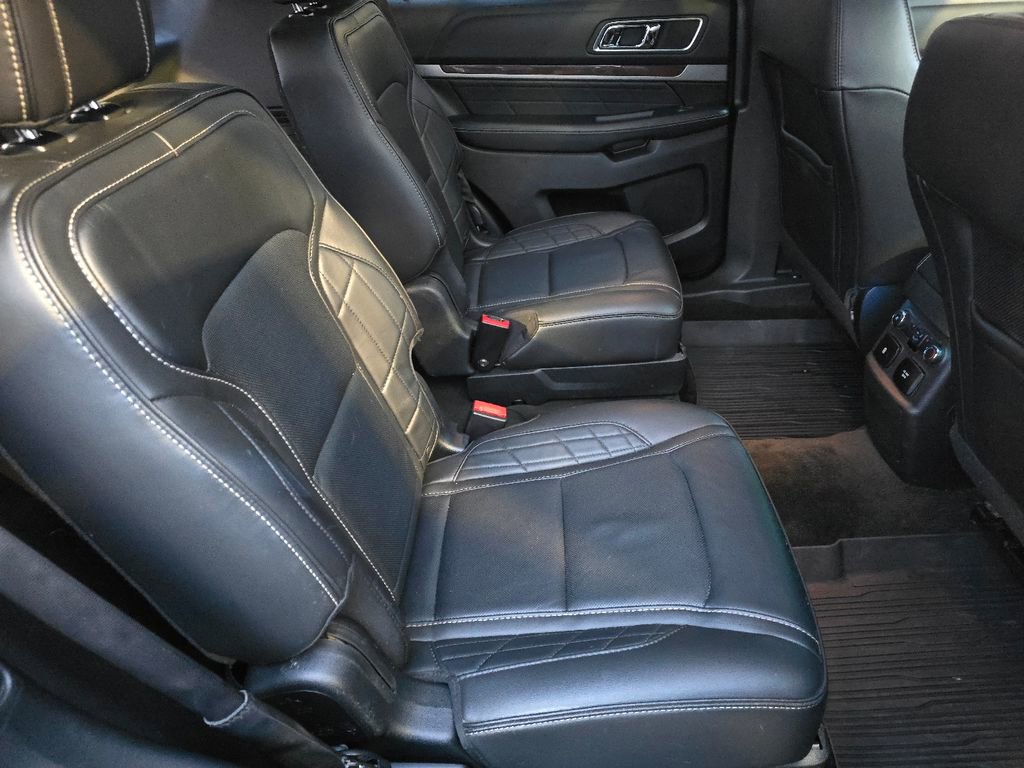 Used 2018 Ford Explorer Platinum image 25