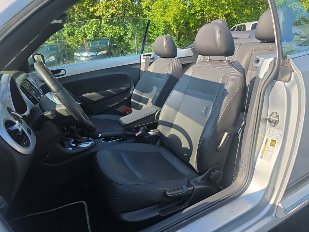 Used 2014 Volkswagen Beetle 2.5 FWD image 14