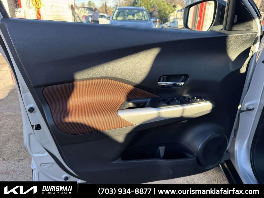 Used 2019 Nissan Kicks SR w/ Exterior Package image 24