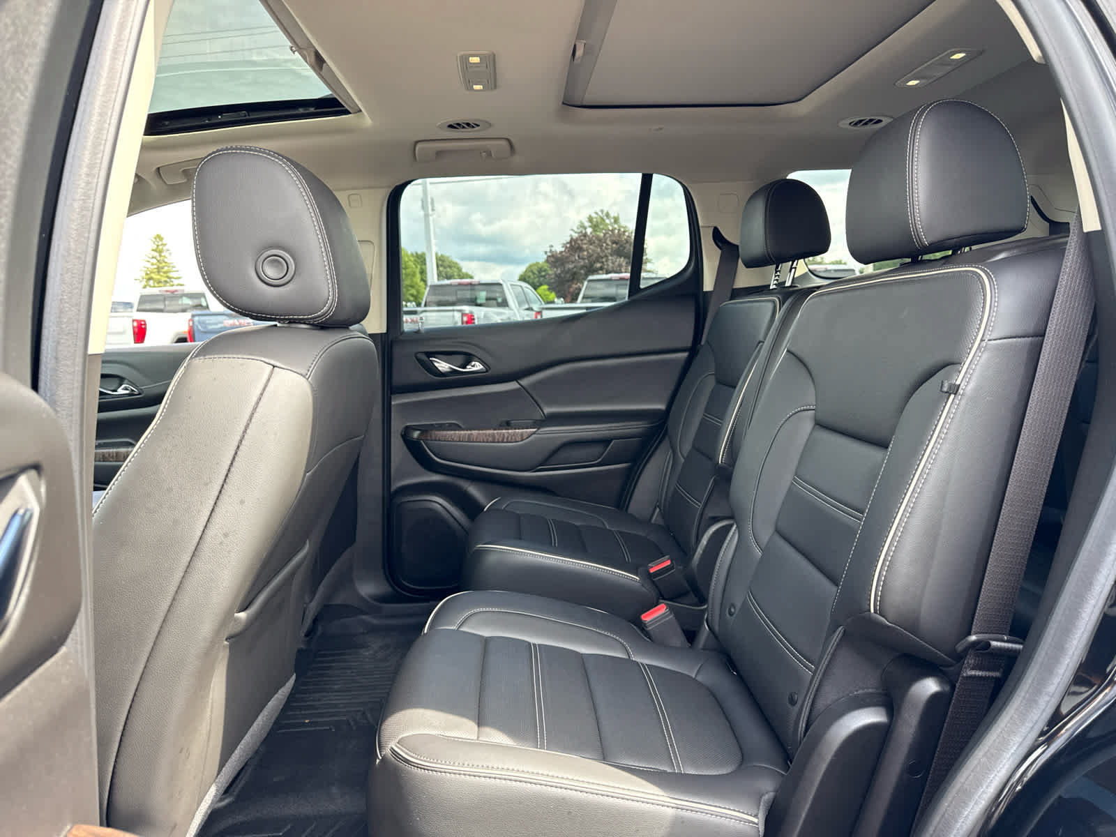 Certified 2023 GMC Acadia Denali w/ Black Diamond Edition AWD/4WD image 24