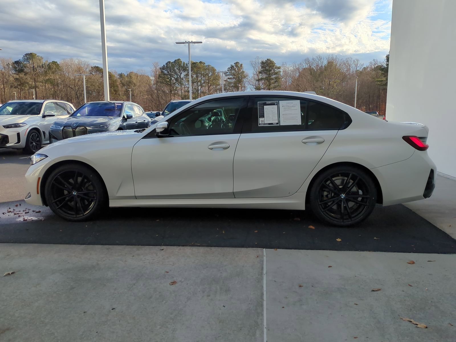 Certified 2023 BMW 330i Sedan w/ M Sport Package image 7
