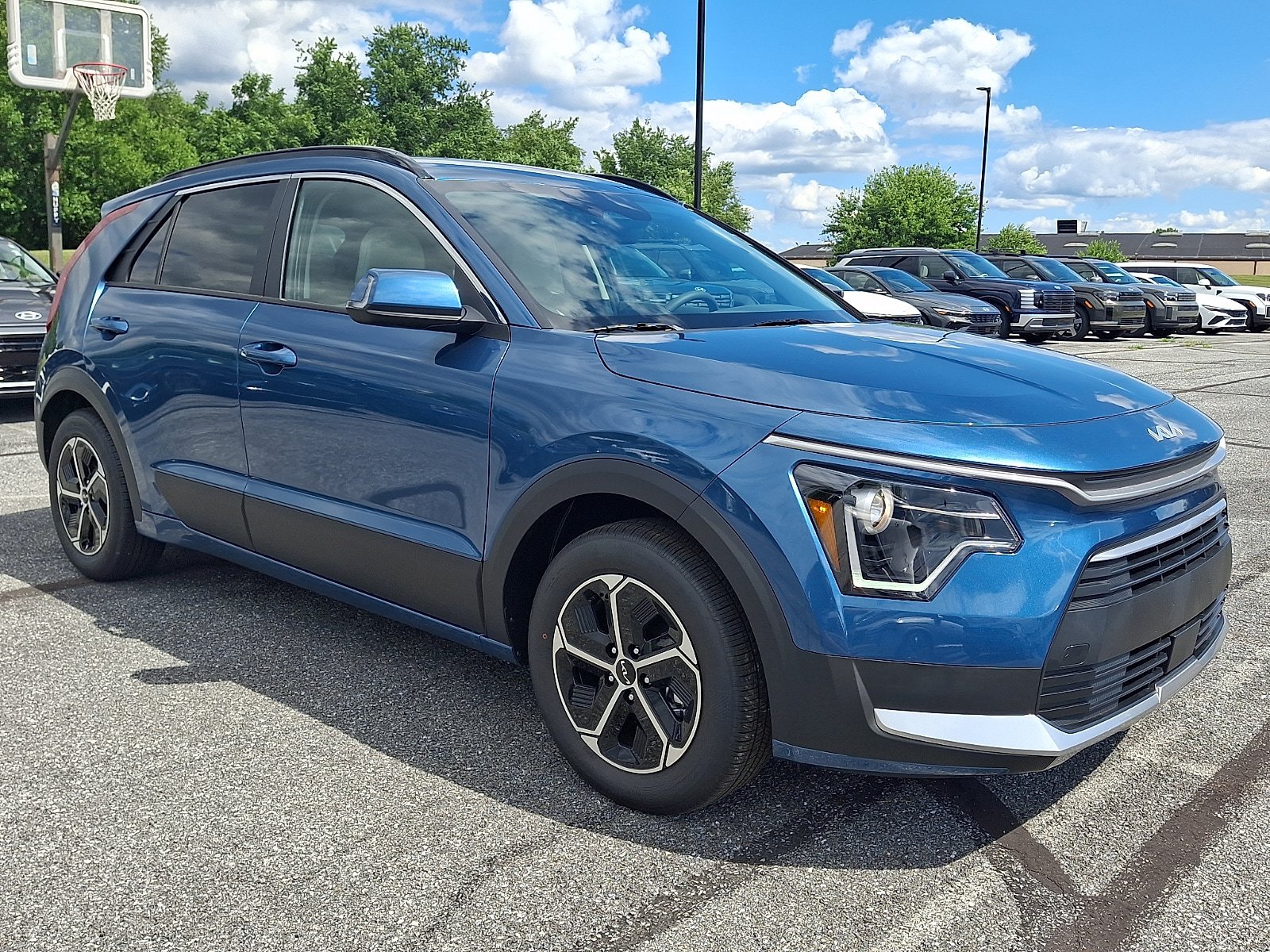 New 2026 Kia Niro EX FWD image 2