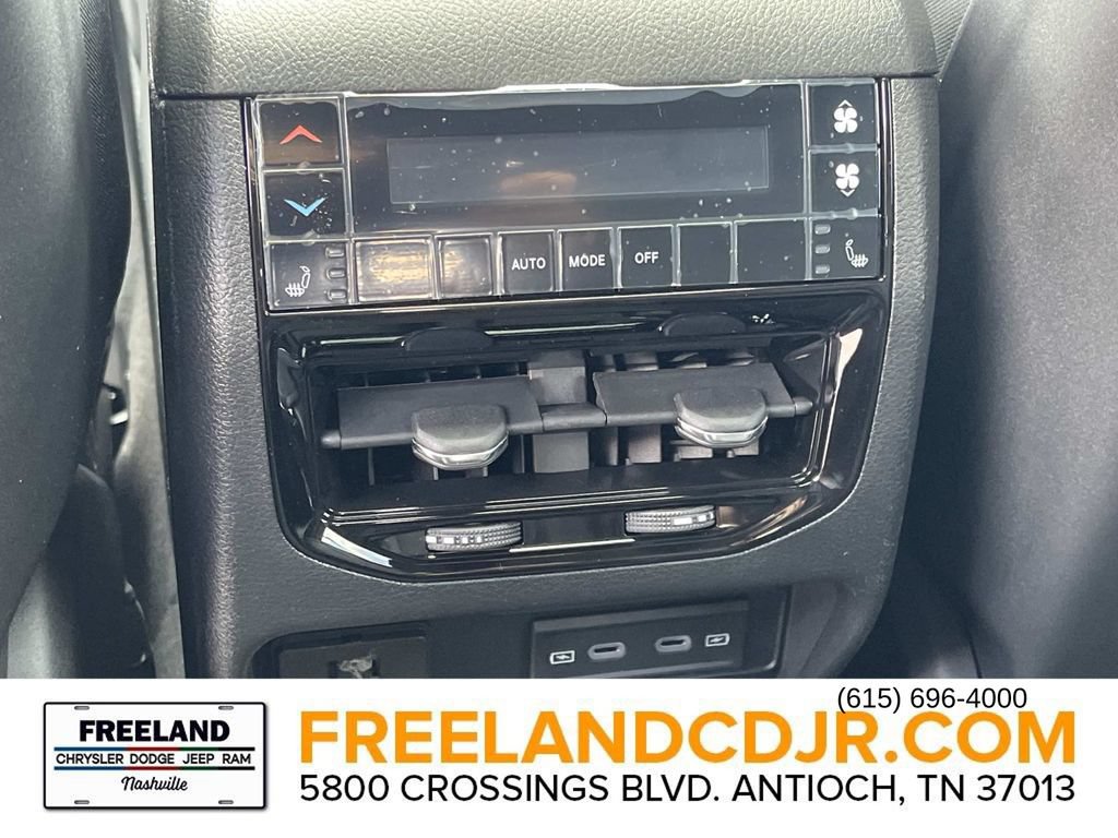 New 2026 Jeep Grand Cherokee L Limited w/ Limited Altitude Package AWD/4WD image 17