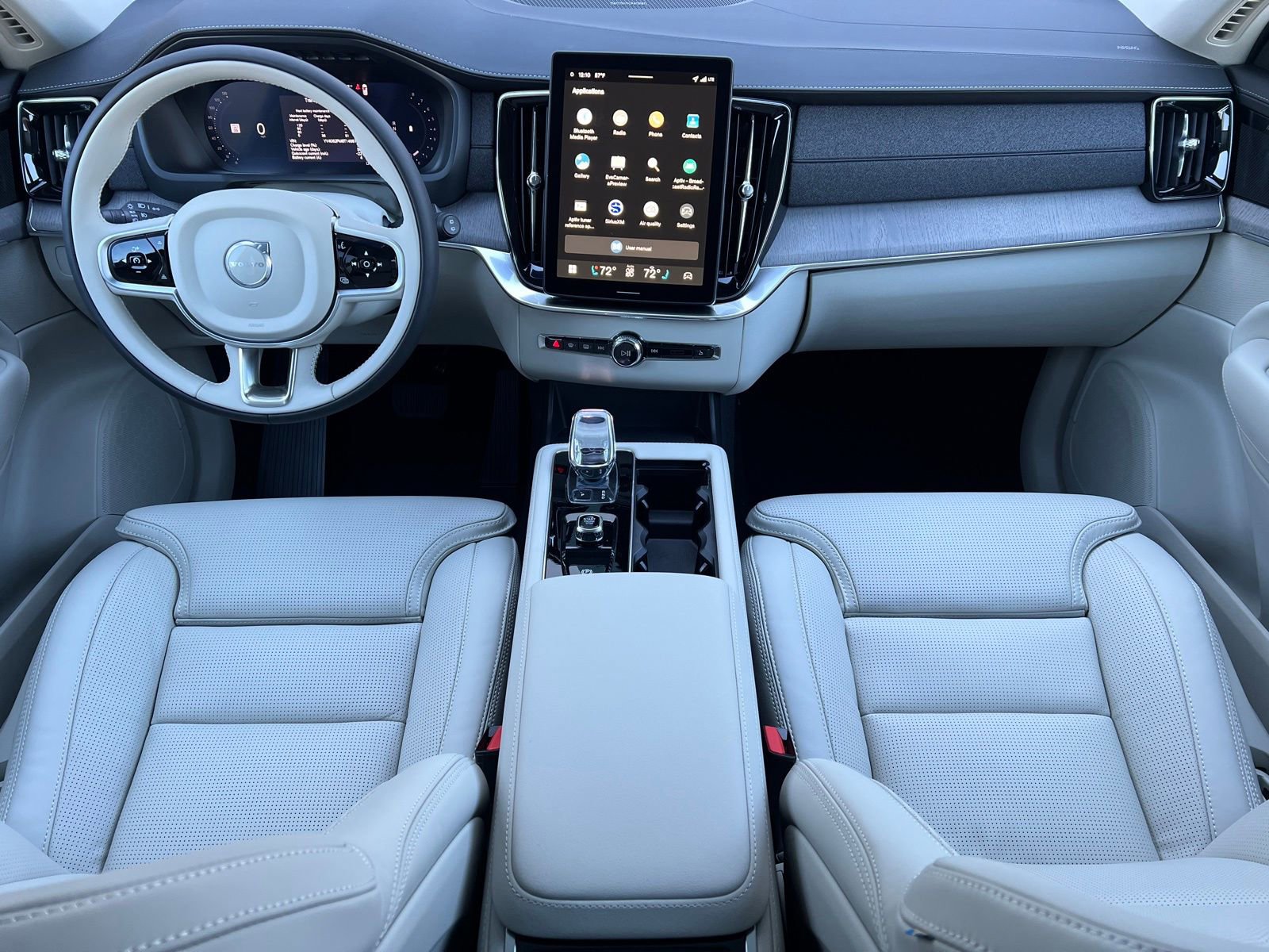 New 2026 Volvo XC90 B6 Ultra image 18