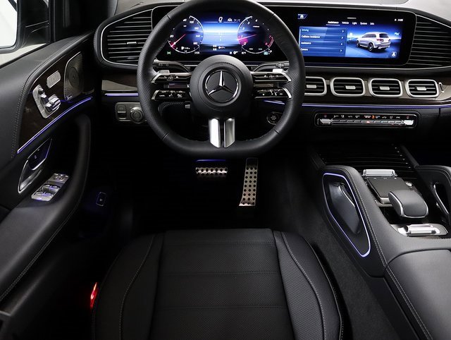 New 2026 Mercedes-Benz GLS 580 4MATIC image 16