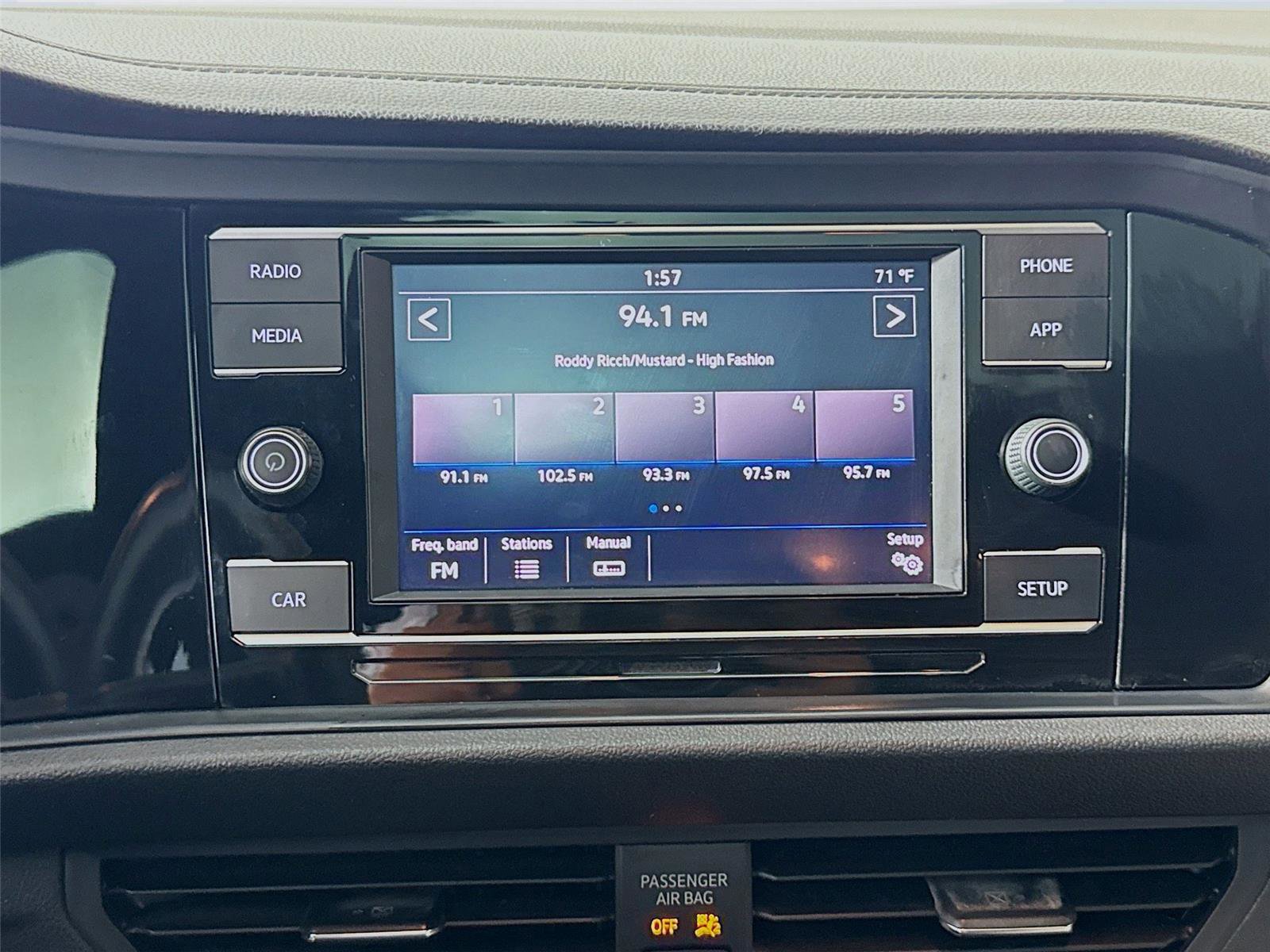 Used 2019 Volkswagen Jetta R-Line image 4