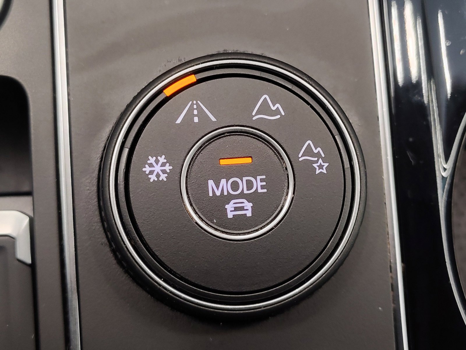 Used 2022 Volkswagen Atlas SEL R-Line AWD/4WD image 36