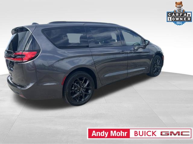 Used 2022 Chrysler Pacifica Touring-L w/ S Appearance Package AWD/4WD image 13