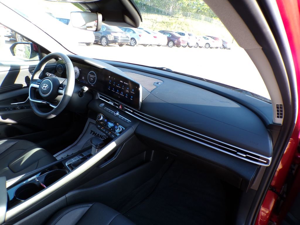 Certified 2023 Hyundai Elantra Limited FWD image 14