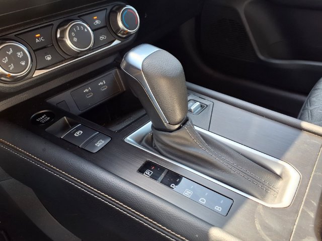 Certified 2025 Nissan Kicks SV AWD/4WD image 10