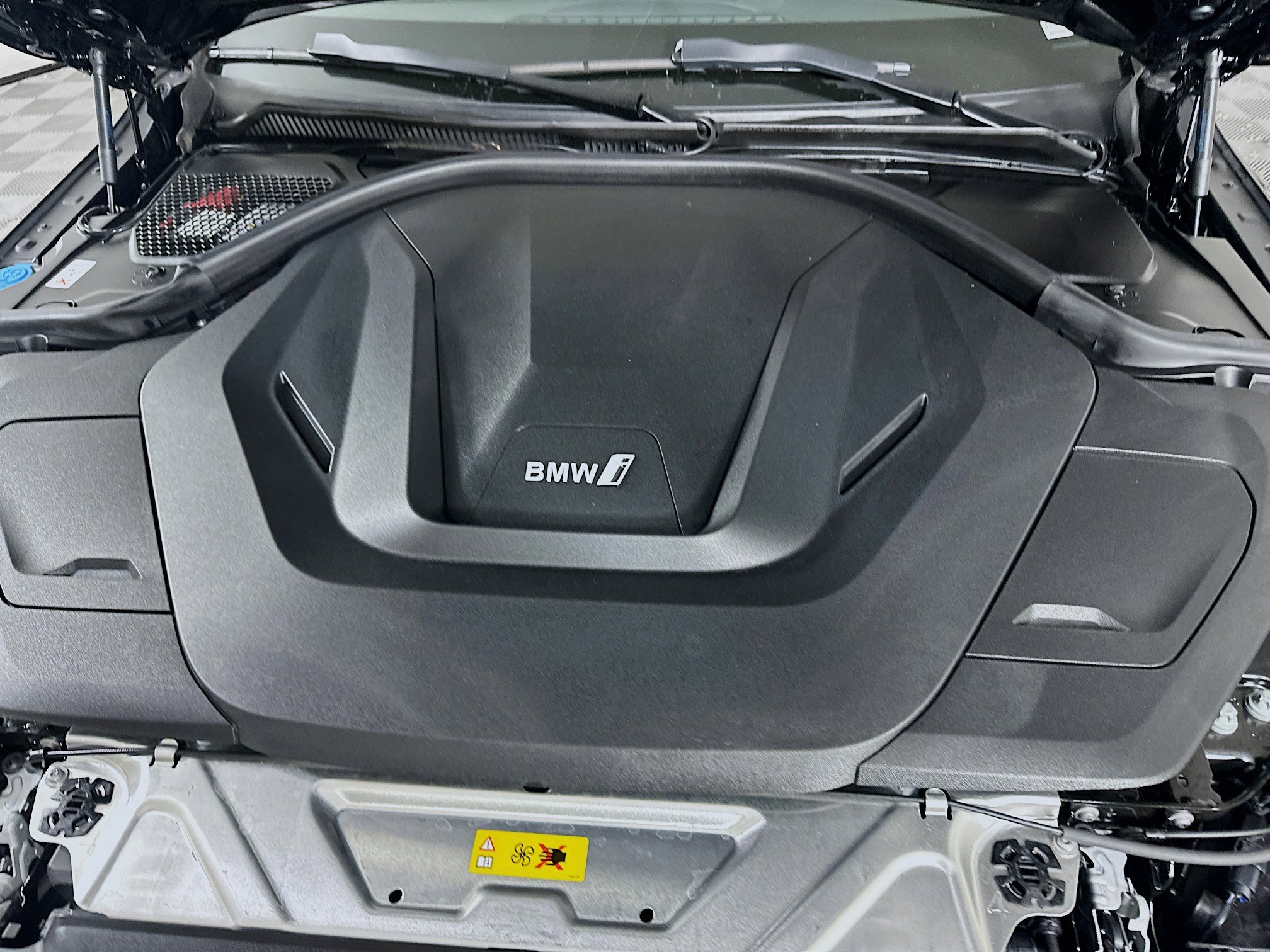 Used 2024 BMW i4 eDrive35 w/ Convenience Package image 34