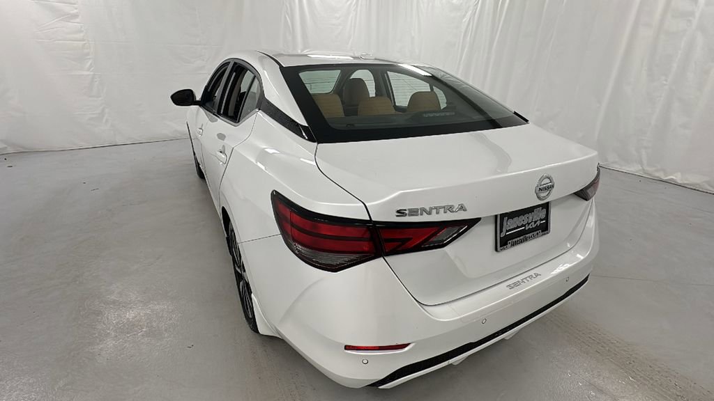 Used 2023 Nissan Sentra SV w/ SV Premium Package image 5