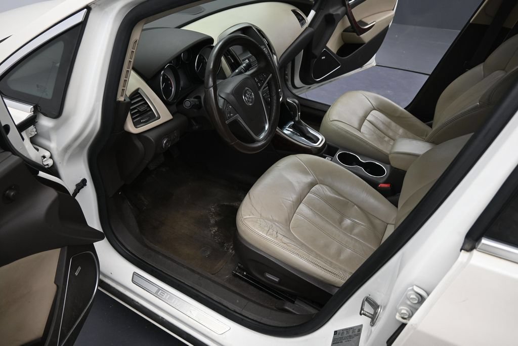 Used 2013 Buick Verano Leather FWD image 11