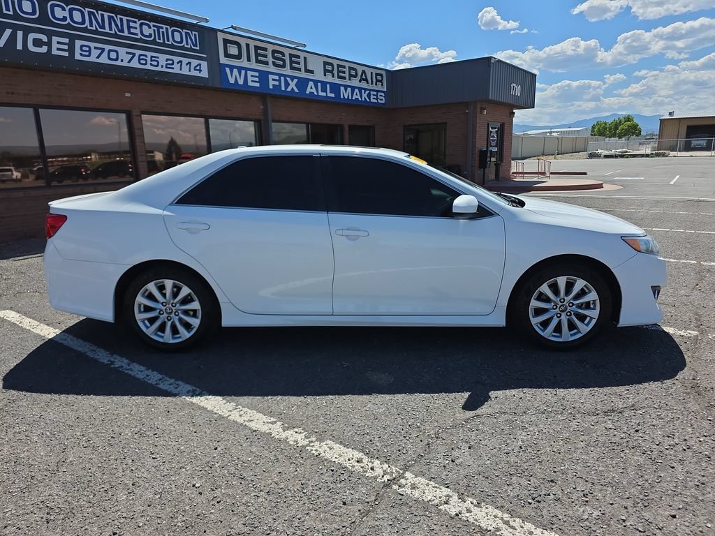 Used 2014 Toyota Camry SE w/ Leather Package FWD image 9