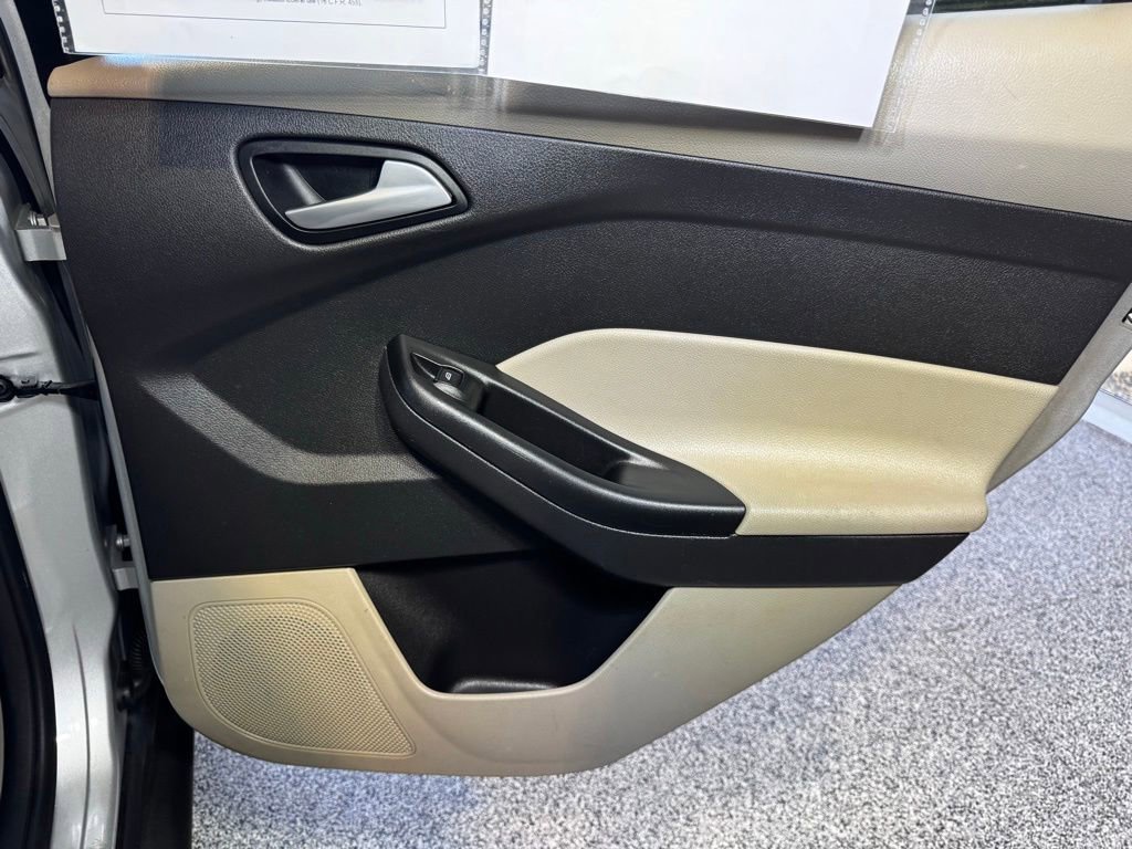 Used 2018 Ford Focus SE FWD image 49