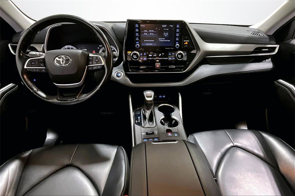 Used 2022 Toyota Highlander XLE image 7