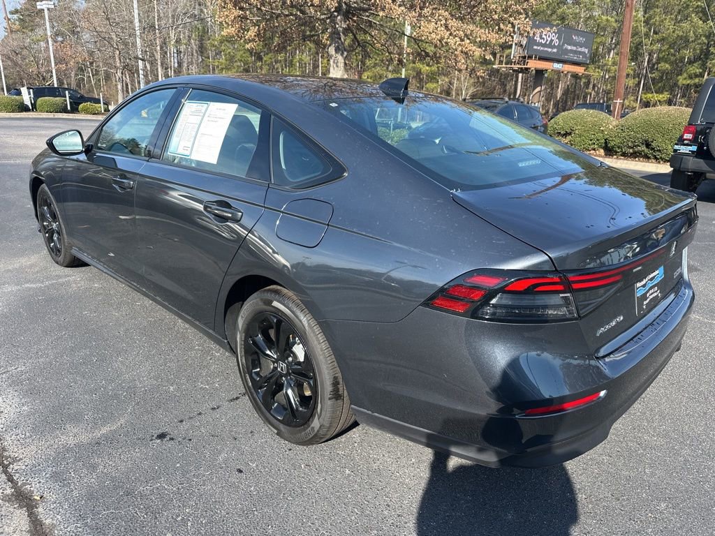 Certified 2025 Honda Accord SE image 5