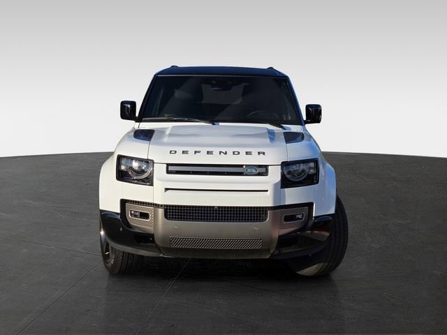 Used 2025 Land Rover Defender 90 X-Dynamic SE image 3