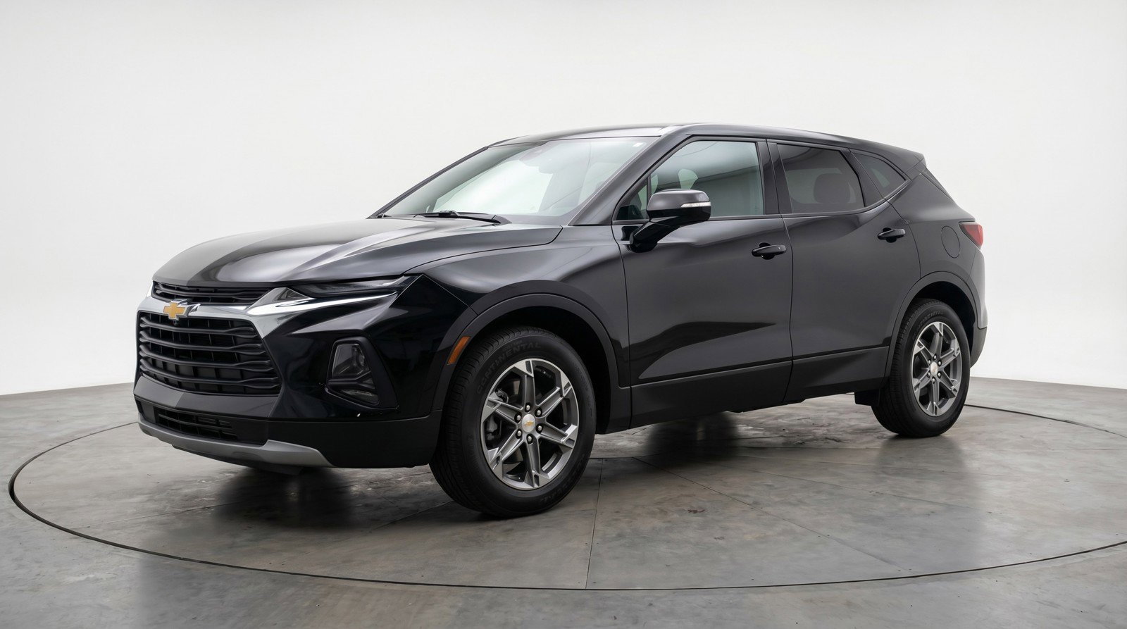 Used 2025 Chevrolet Blazer LT FWD image 3
