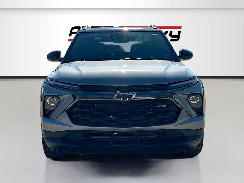 Used 2025 Chevrolet TrailBlazer RS w/ Convenience Package image 2