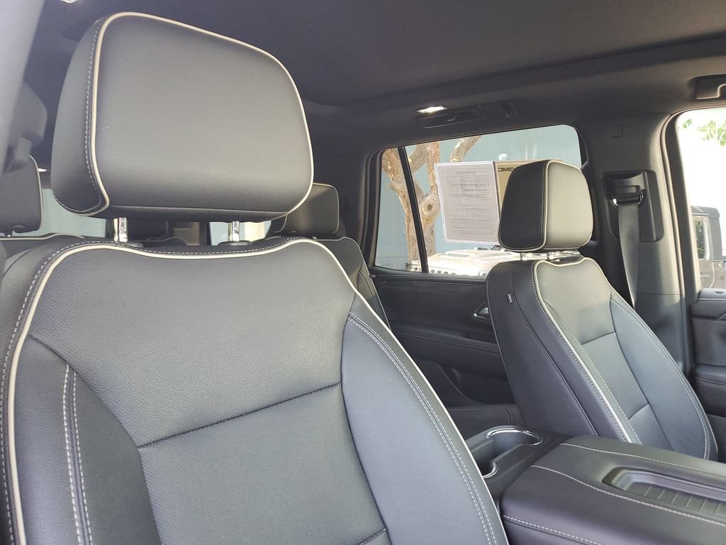 Certified 2022 GMC Yukon SLT w/ SLT Premium Package AWD/4WD image 24