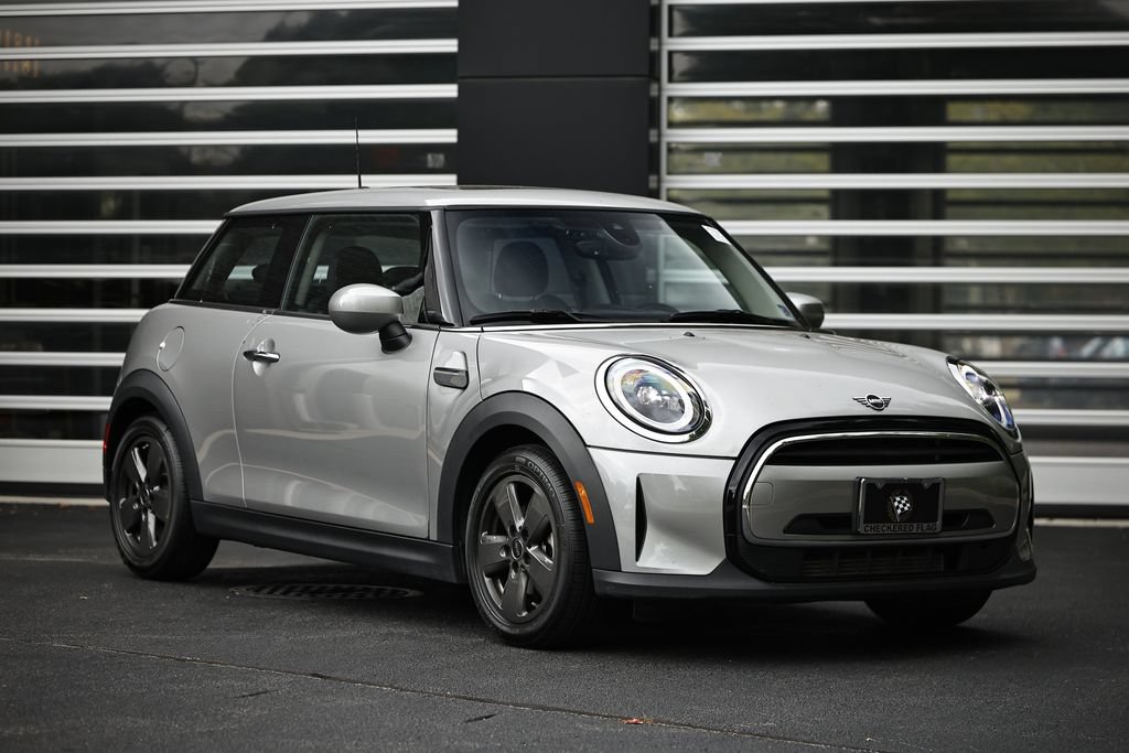 Used 2024 MINI Cooper 2-Door Hardtop FWD image 1